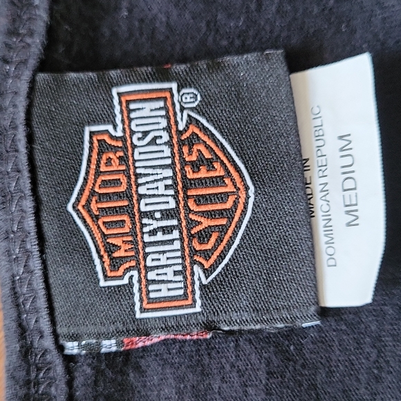 Harley Davidson T Shirt - Size M - Black with heart, dagger and rose design - Picture 4 of 5